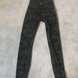 dark green camo Lululemon align leggings